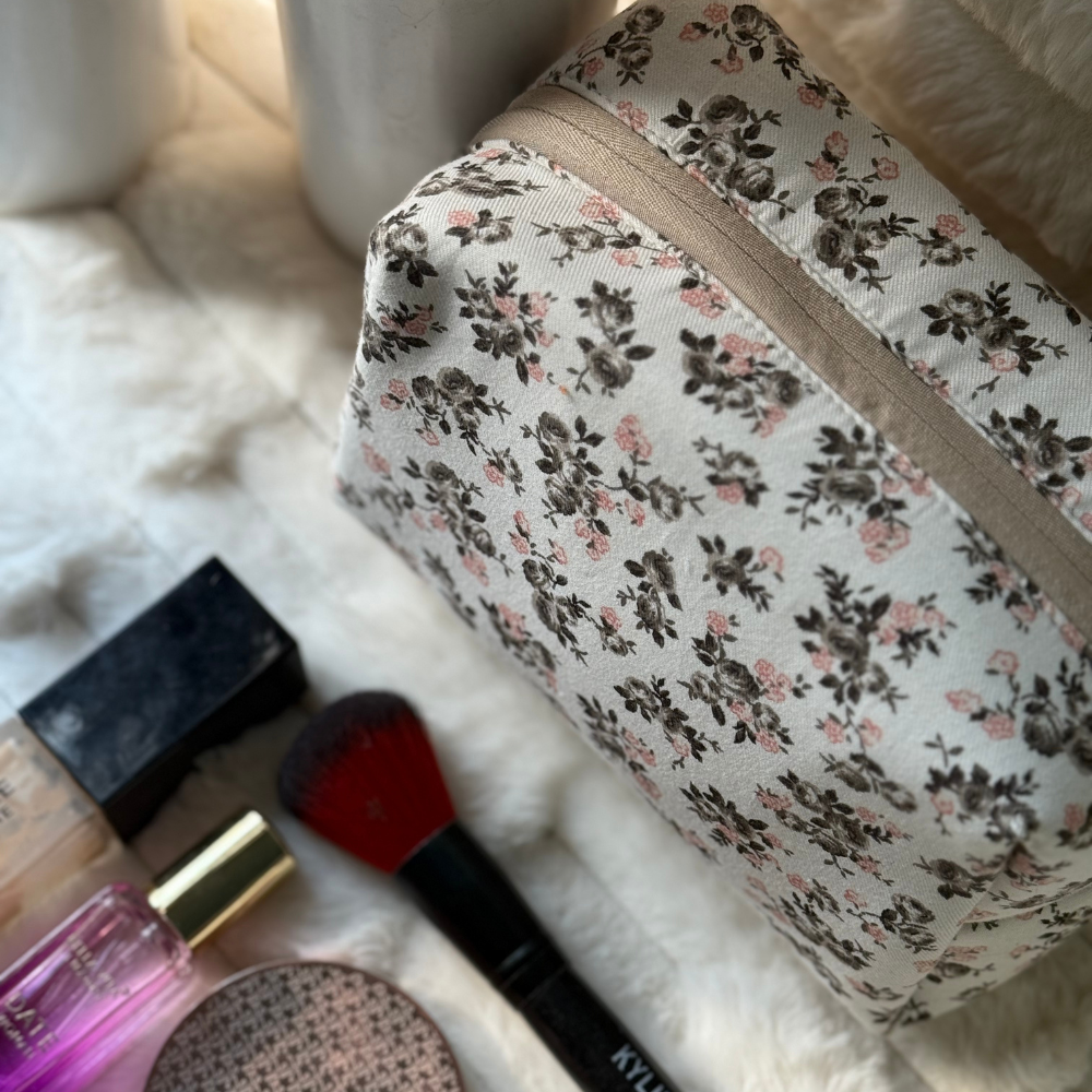 Blush Garden Vanity - Image 3