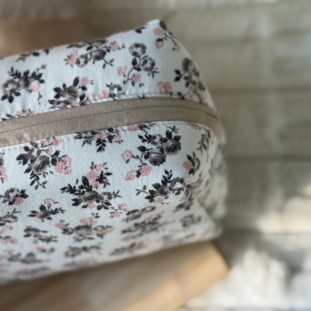 Blush Garden Vanity - Image 2